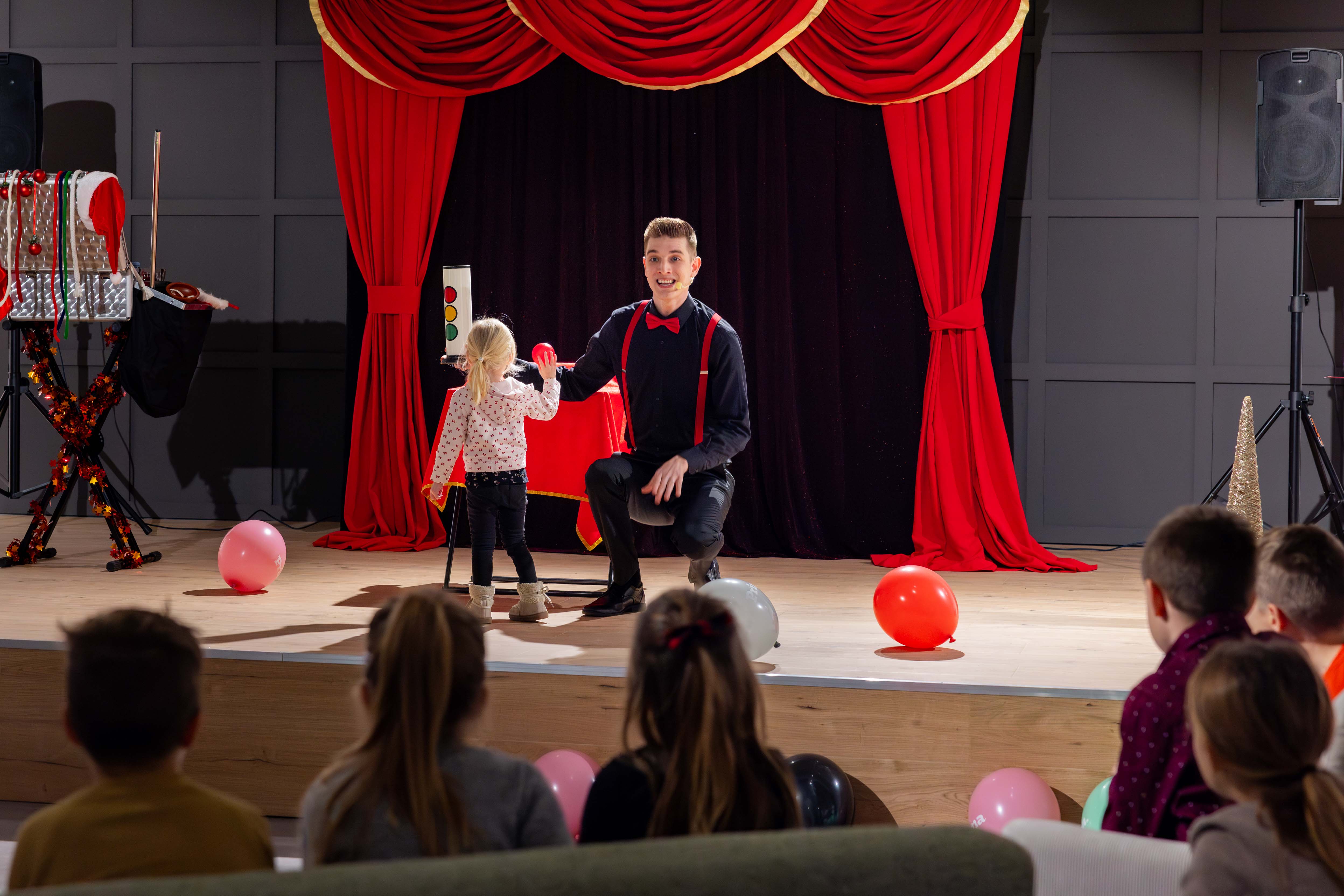 Brojni trikovi probudili su maštu mališana  Foto: Prima