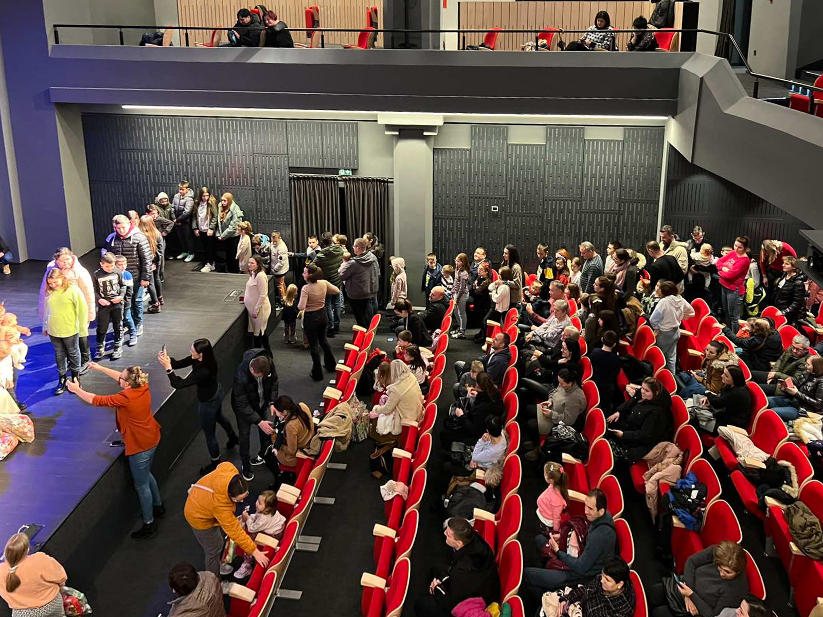 Za predstavu „U potrazi za Djedom Mrazom“ tražilo se mjesto više Foto: Prima